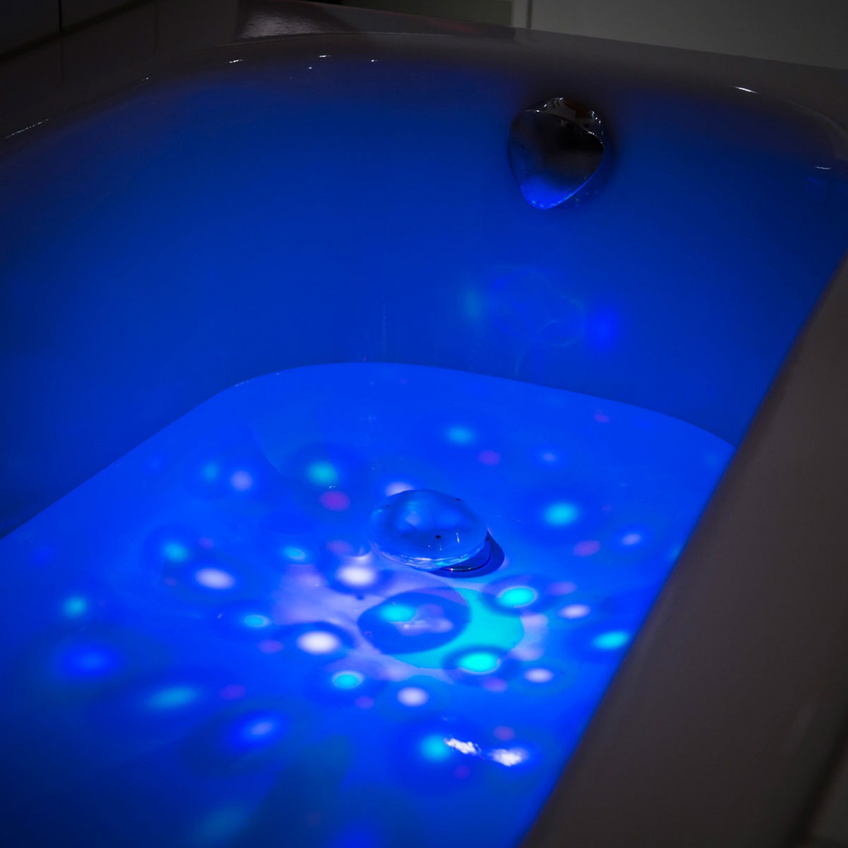 Gioco di luci a led per la vasca